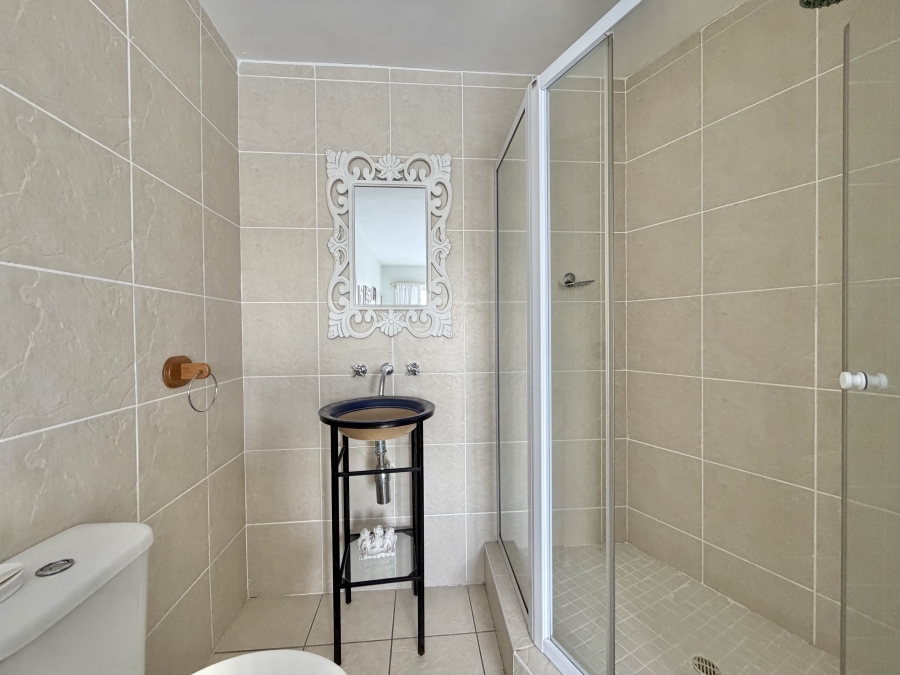 6 Bedroom Property for Sale in Marina Martinique Eastern Cape